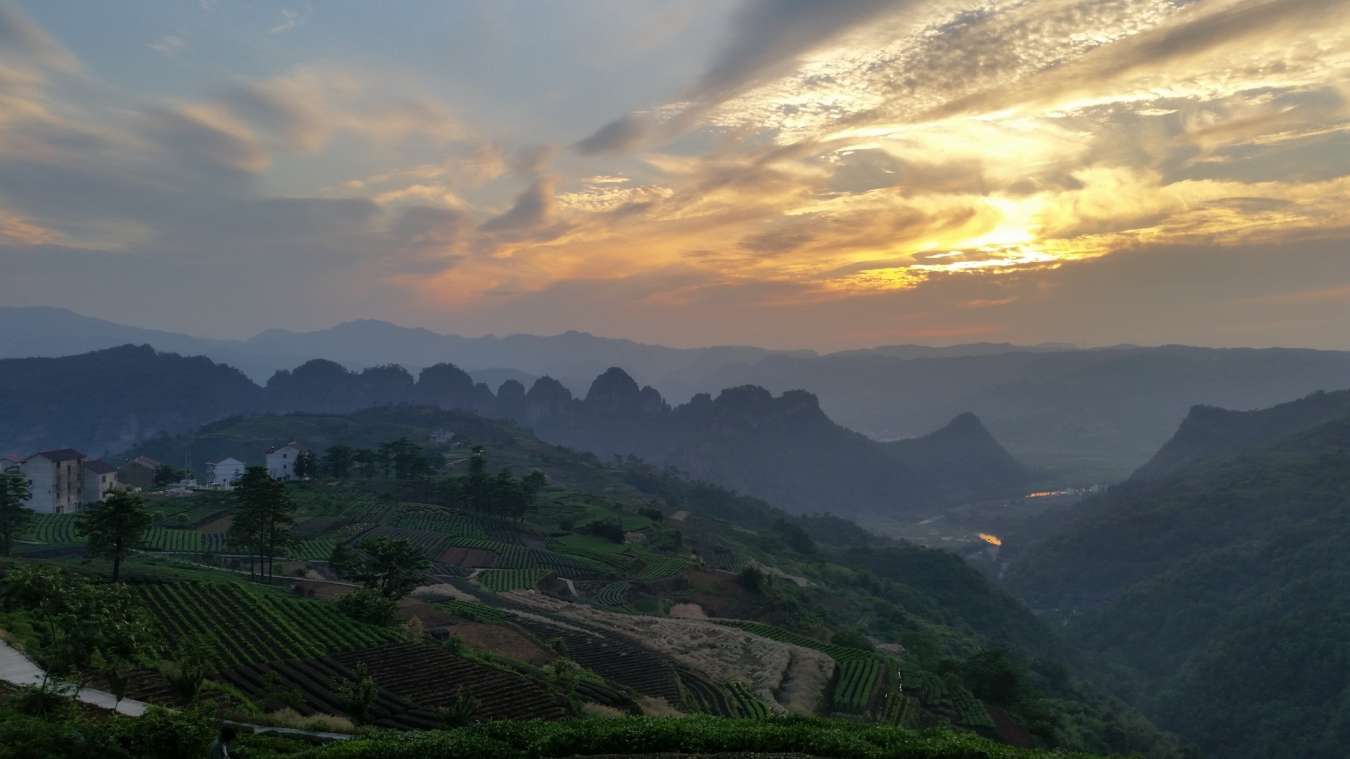 Xinchang Peaks in China